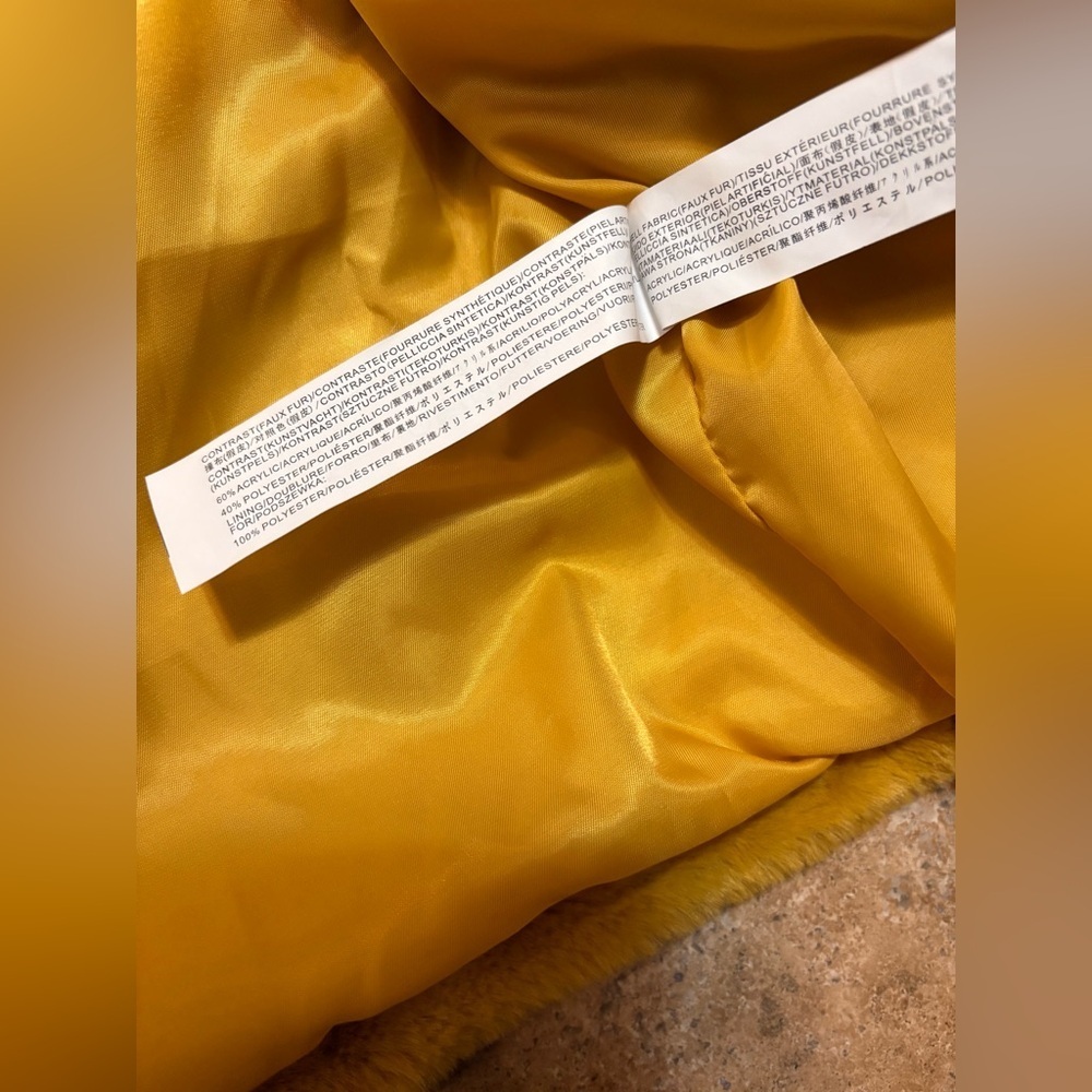 LIKE NEW J.O.A. Open front faux fur lightweight jacket - Picture 4 of 6